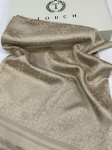 Guess Desen İpeksi Jakar Şal-75896-Vizon