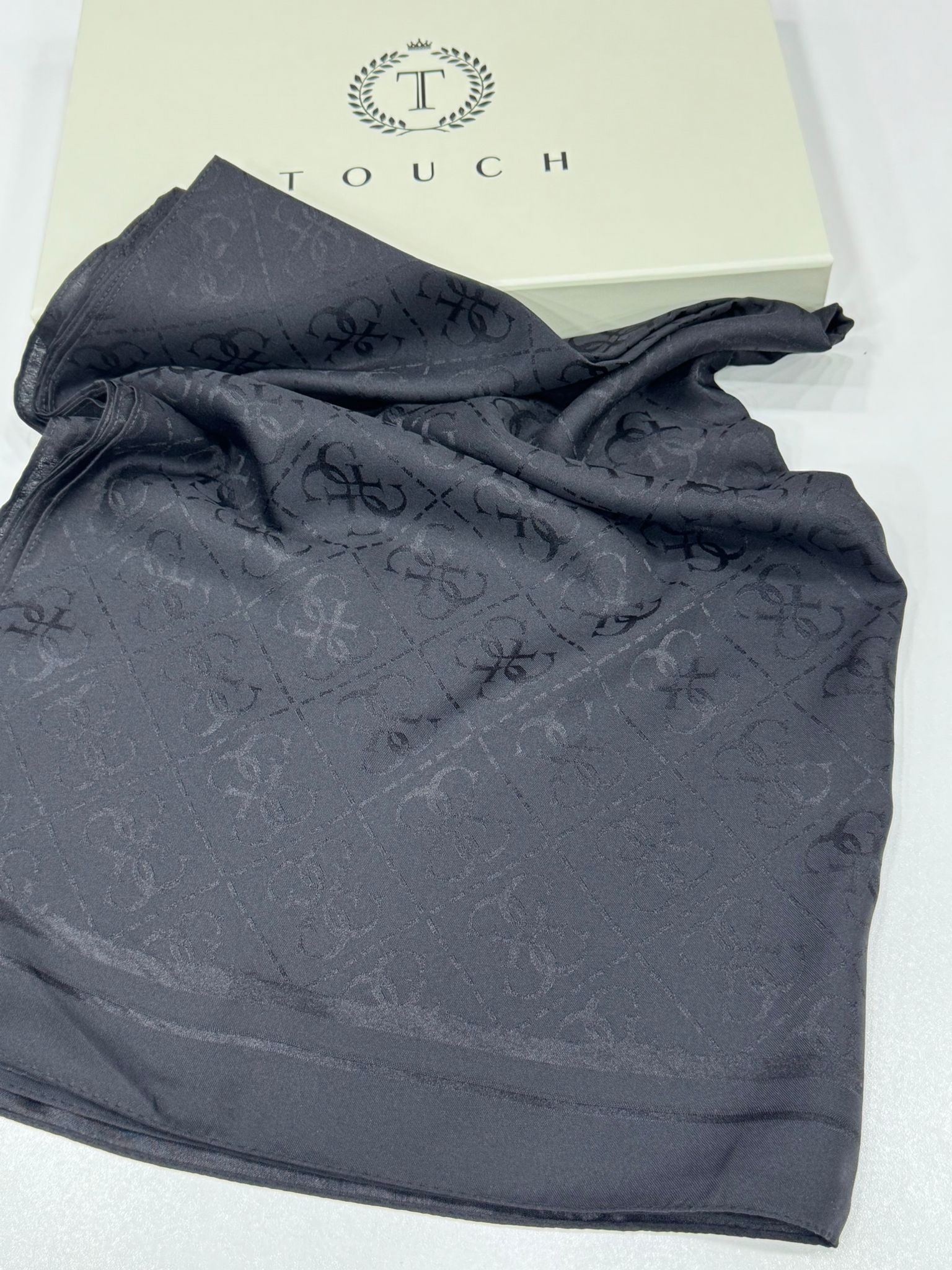 Guess Desen İpeksi Jakar Şal-75896-Siyah