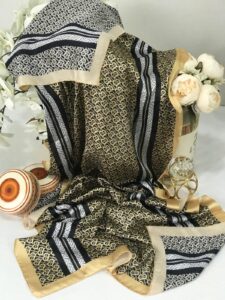 Burberry Çift Taraflı Vual İpek Şal -gold