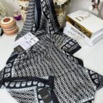 Fendi Çift Taraflı Vual İpek Şal 11143 - Ekru-Siyah