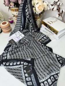 Fendi Çift Taraflı Vual İpek Şal 11143 - Ekru-Siyah