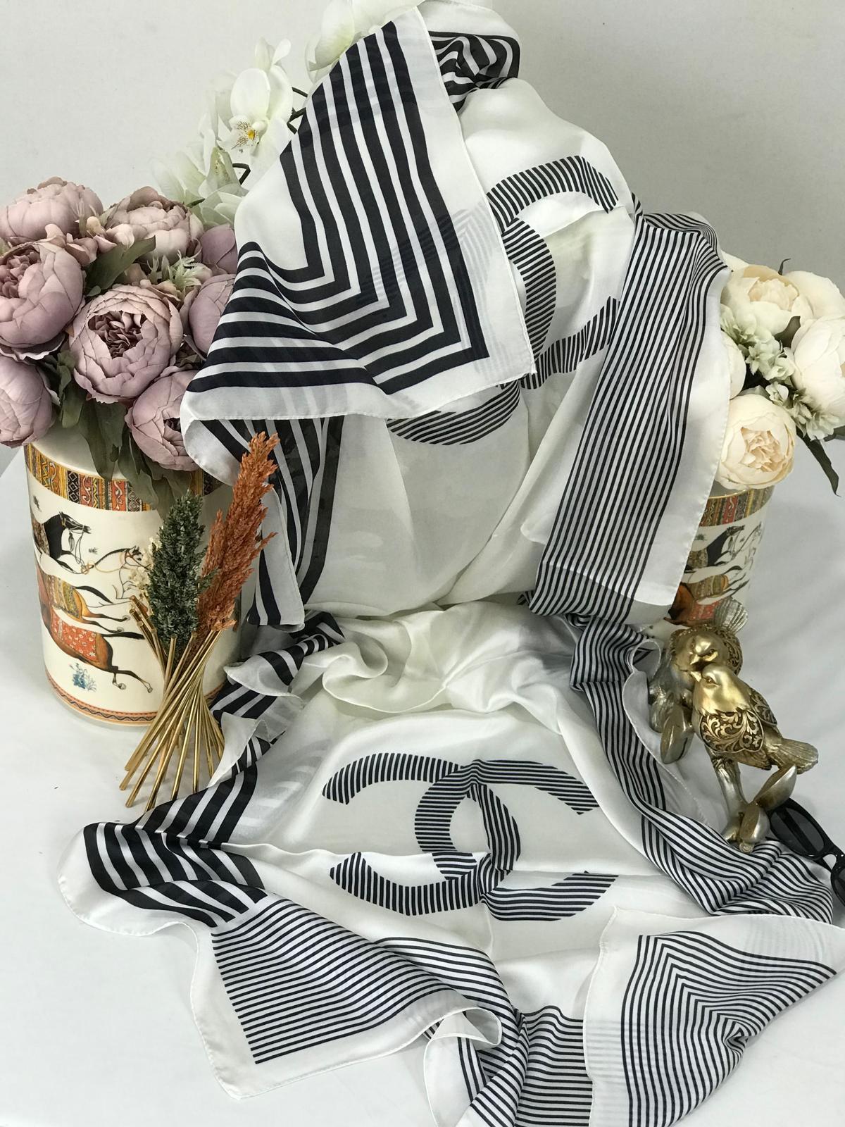 Chanel Çift Taraflı Vual İpek Şal -ekru siyah