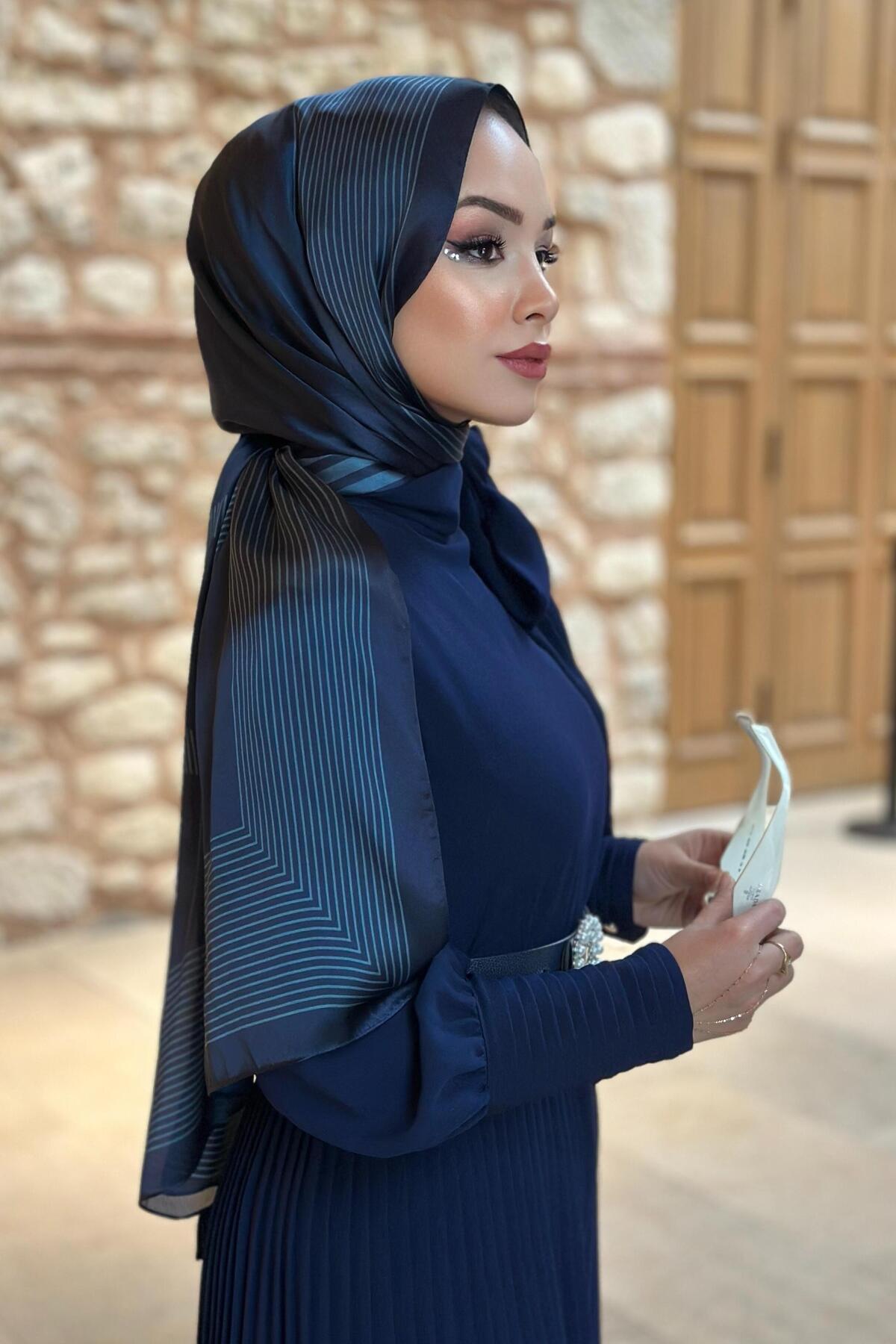 Chanel Çift Taraflı Vual İpek Şal -Siyaha Lacivert