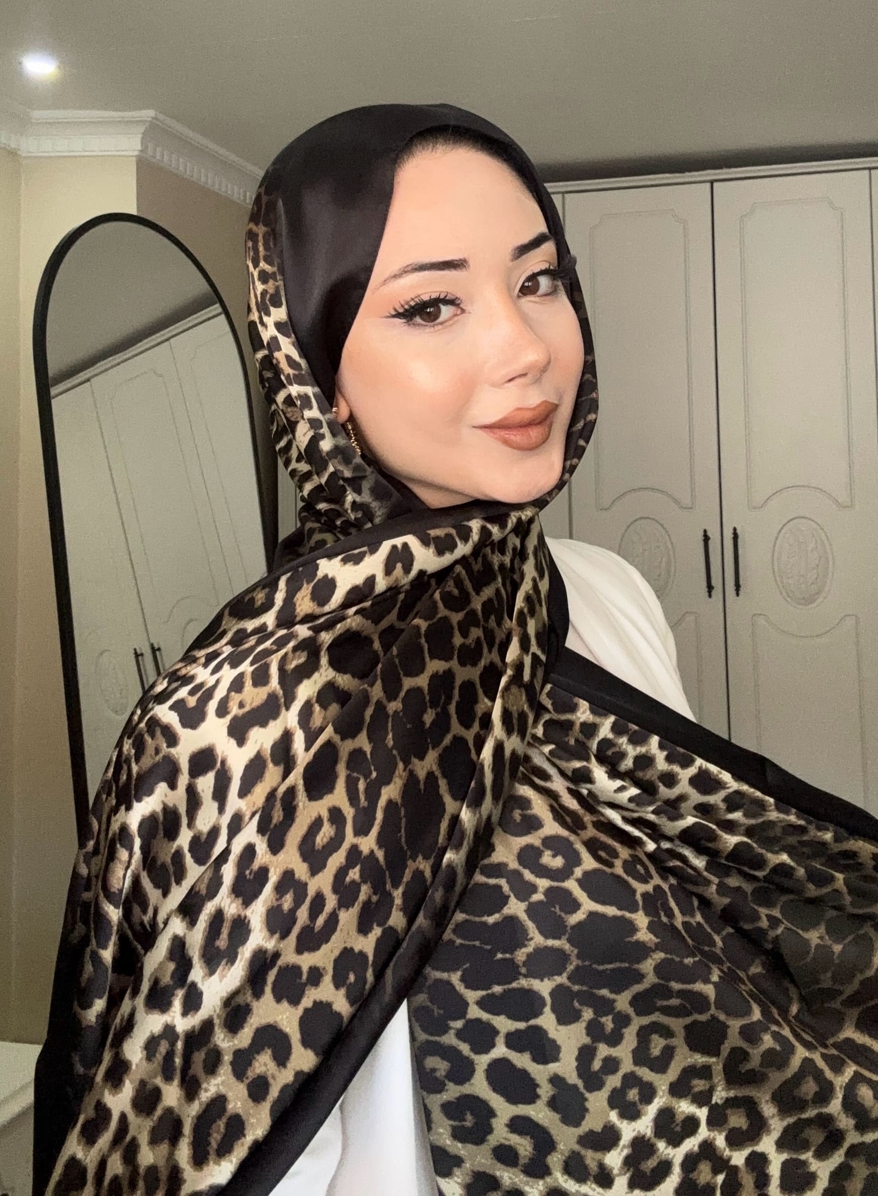 İthal Jaguar Desenli Çifttaraflı Vual İpek Şal-34014 Siyah - Görsel 2