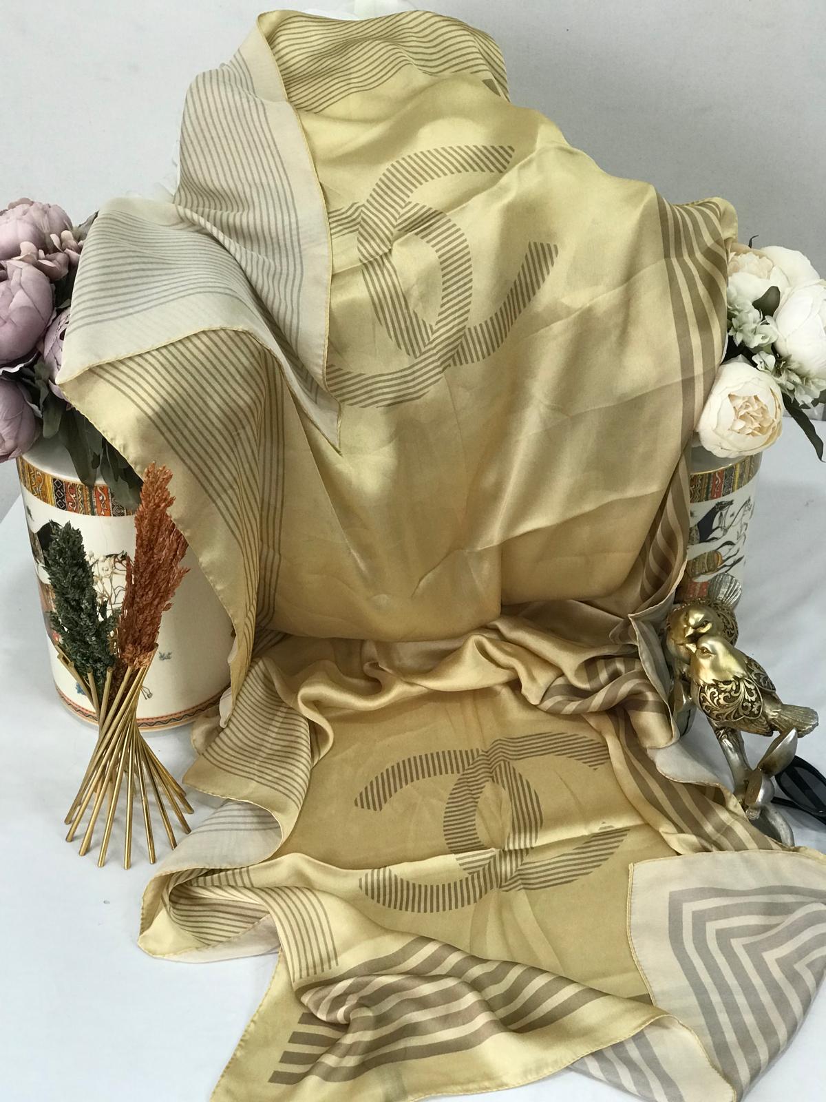 Chanel Çift Taraflı Vual İpek Şal -Gold