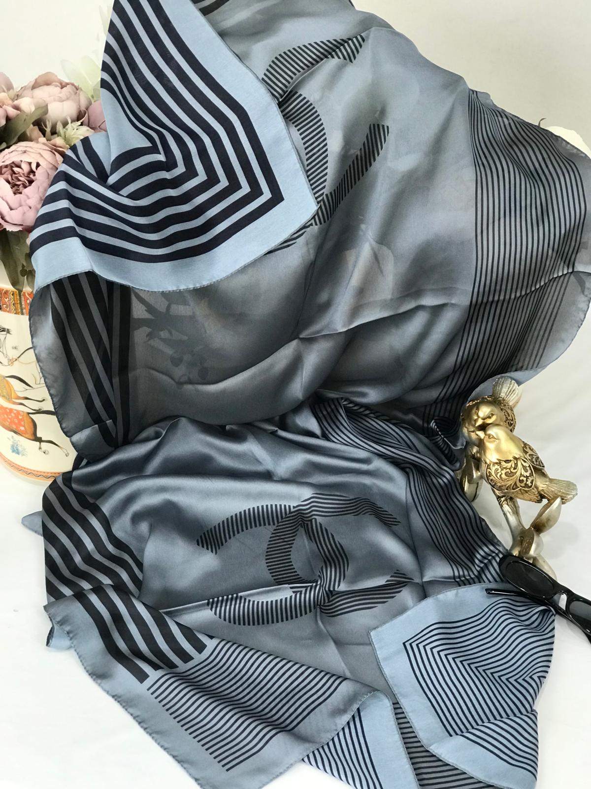 Chanel Çift Taraflı Vual İpek Şal -füme