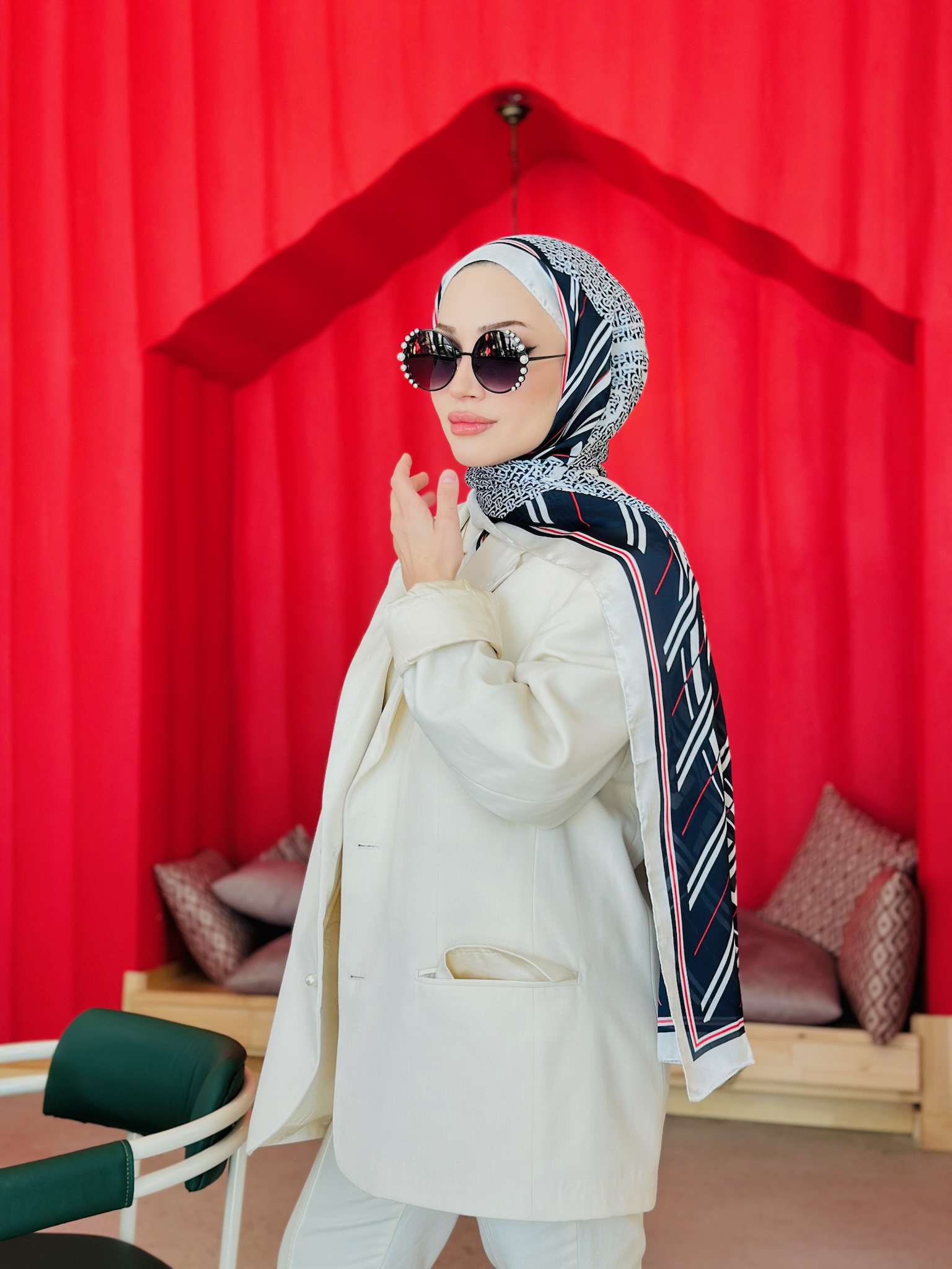 Burberry Çift Taraflı İthal Vual İpel Şal 78631 - Siyah - Ekru - Görsel 2