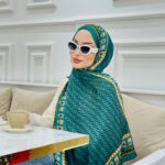 Fendi Çift Taraflı Vual İpek Şal 11143 - Zümrüt