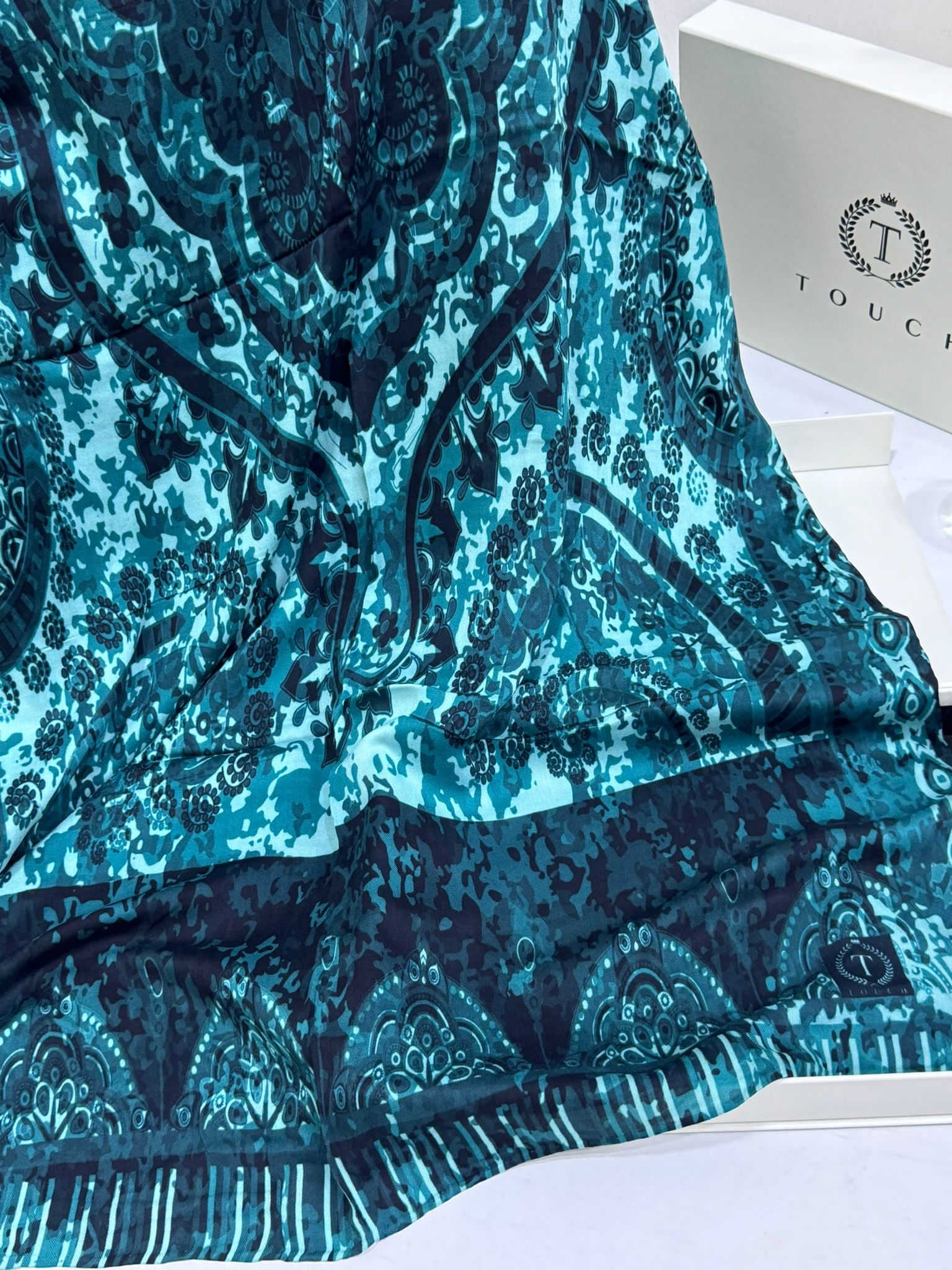 Touch İthal Etnik Desen Yün İpek Şal-  34550 - Fosfor - Görsel 2