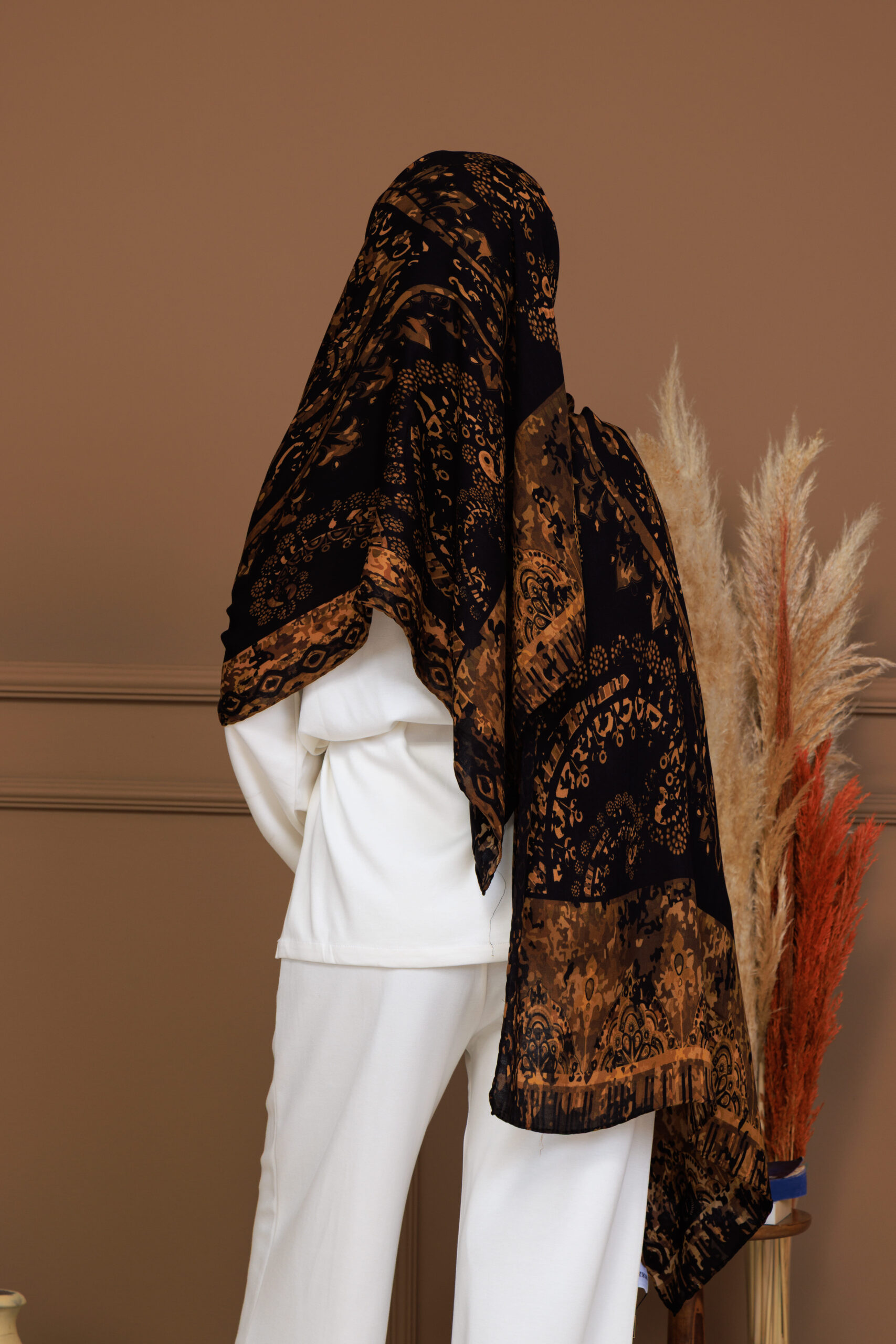 Touch İthal Etnik Desen Yün İpek Şal-  34550 - Altın Kahve - Görsel 3