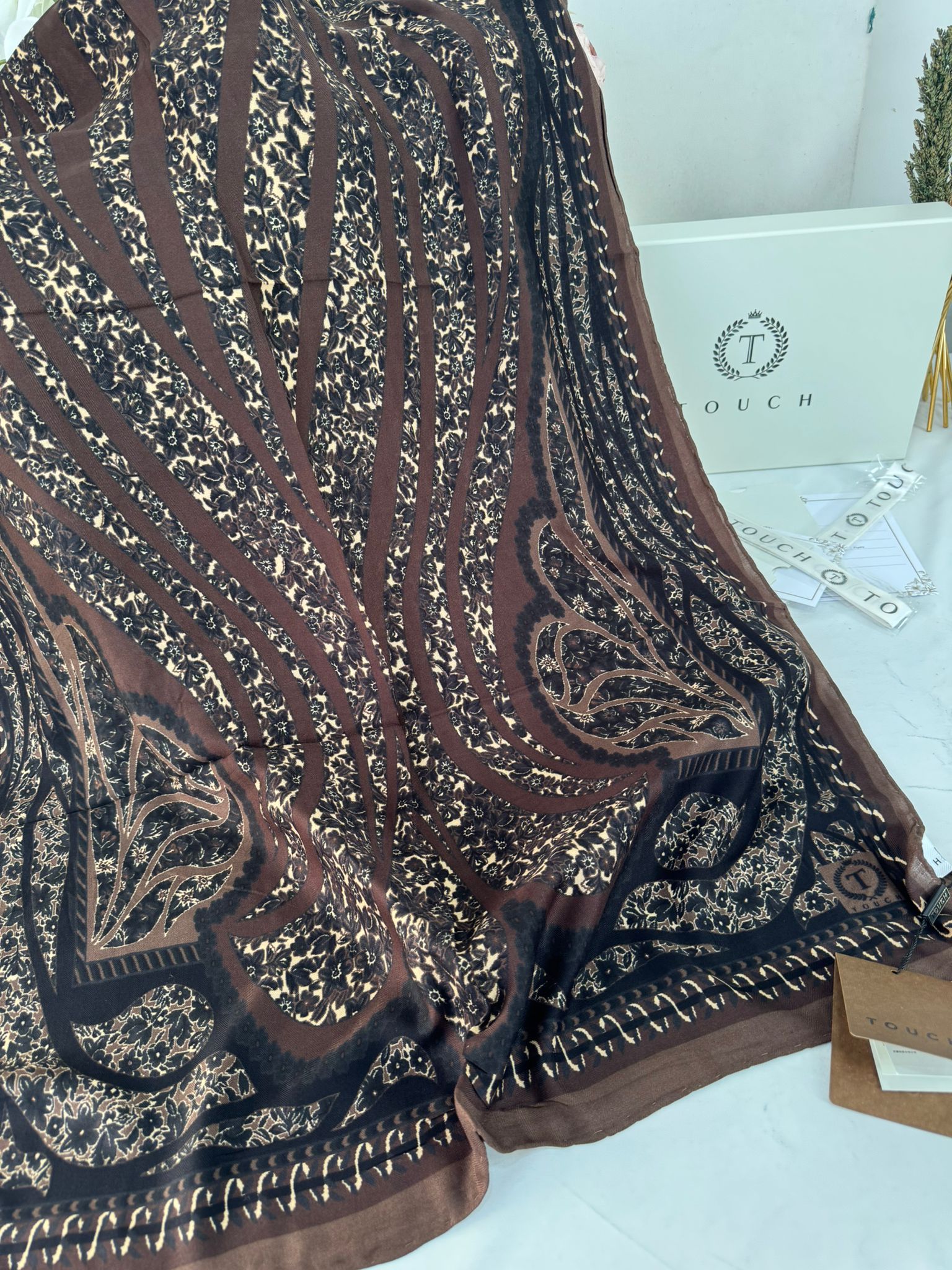 Touch İthal Etnik Desen Yün İpek Şal- 34660 - Kahve - Görsel 2