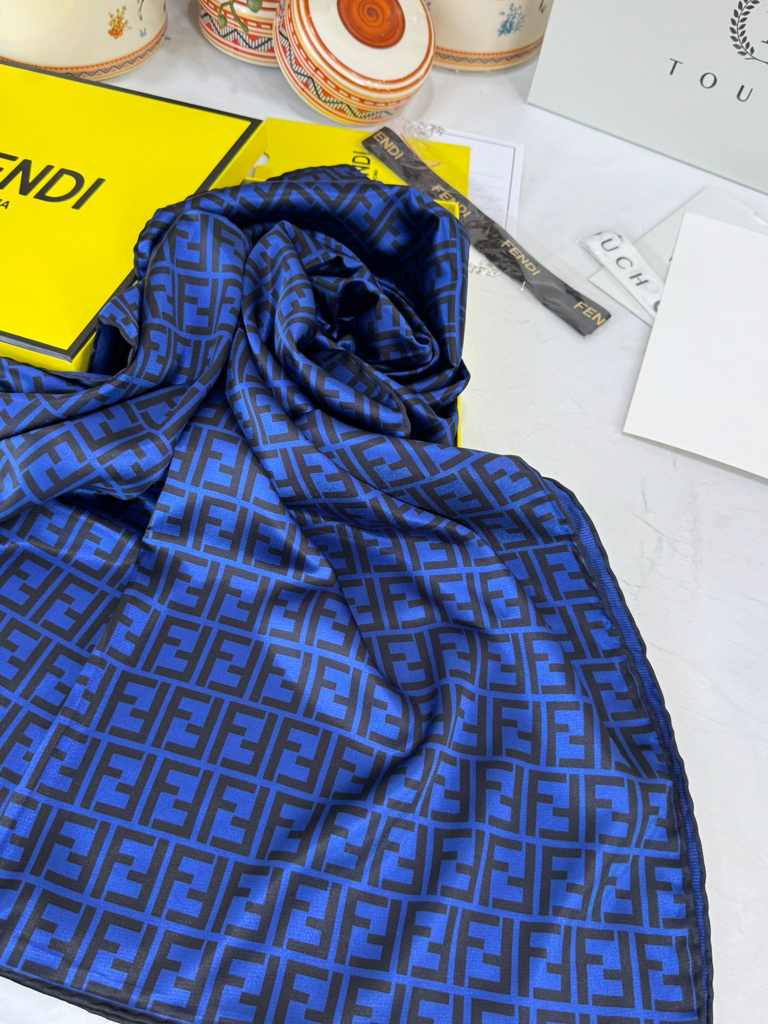 İthal Çifttaraflı Fendi İnci Vual İpek Şal-14500 -Lacivert - Görsel 6