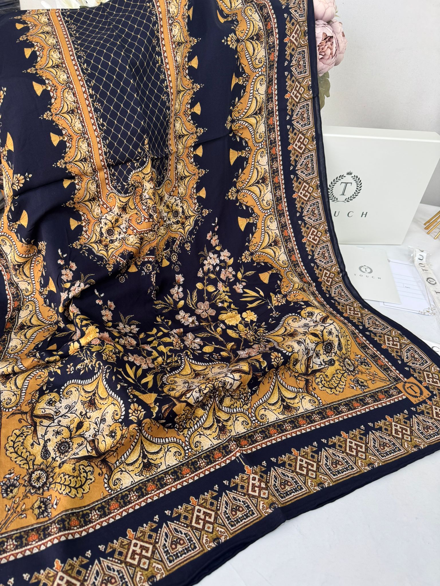 Touch İthal Etnik Desen Yün İpek Şal-34770 - Gold Lacivert - Görsel 2