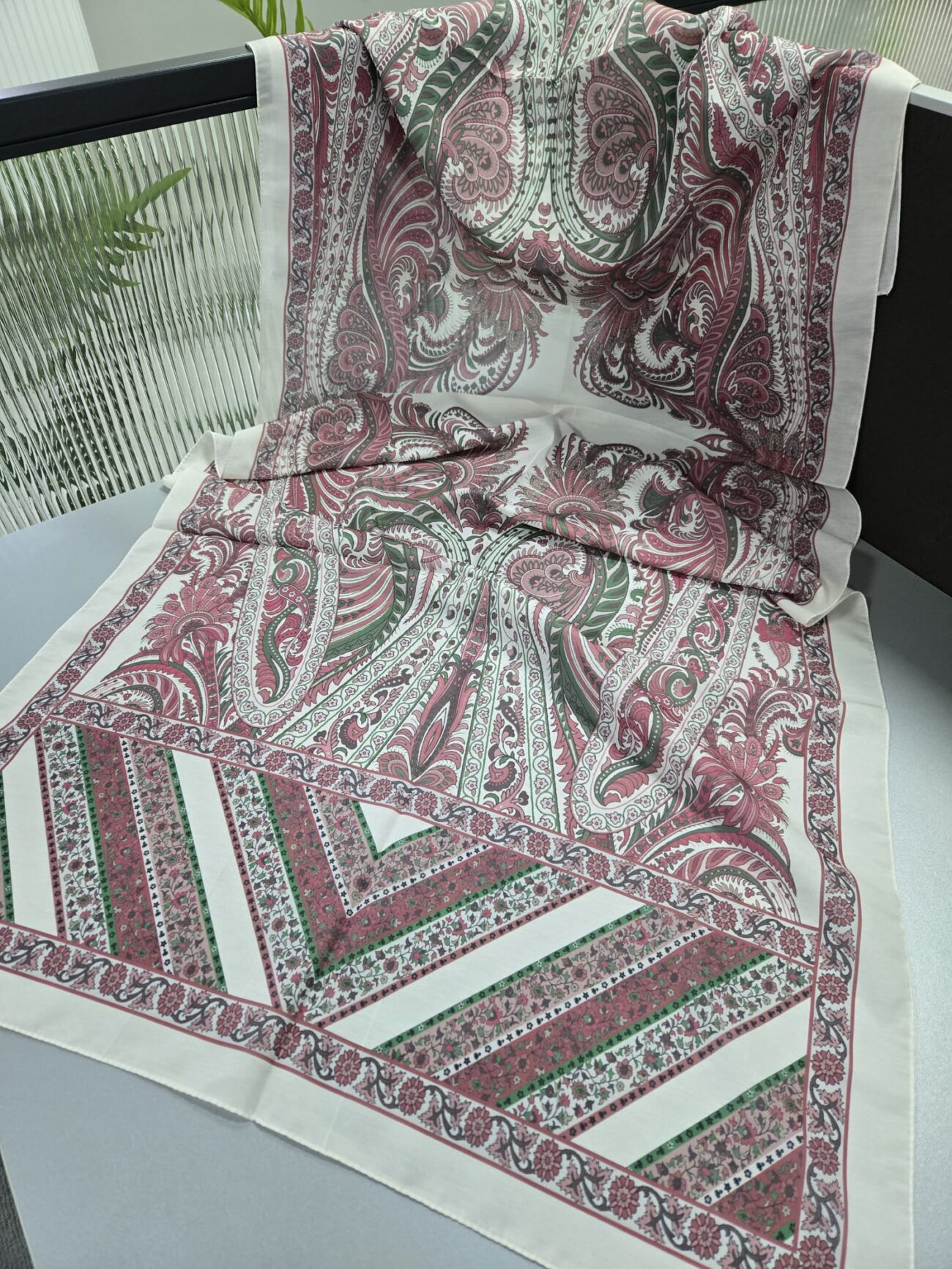 Etro Desen New Pamuk Soft Şal 23012 - Mürdüm - Görsel 3