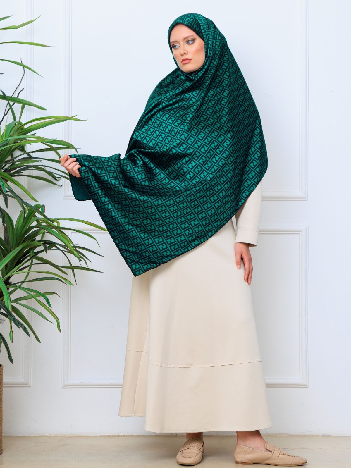 İthal Çifttaraflı Fendi İnci Vual İpek Şal-14500 -Zümrüt - Görsel 6