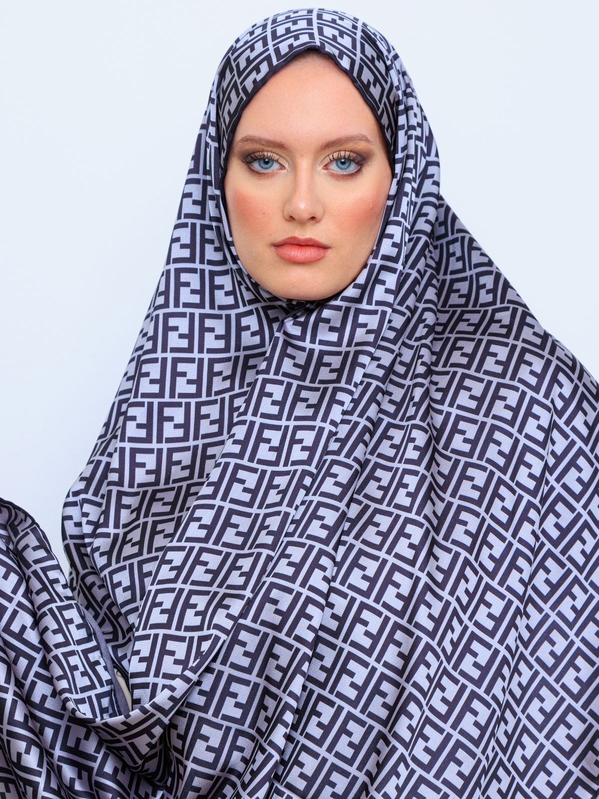 İthal Çifttaraflı Gucci İnci Vual İpek Şal-50140-Gri - Görsel 5