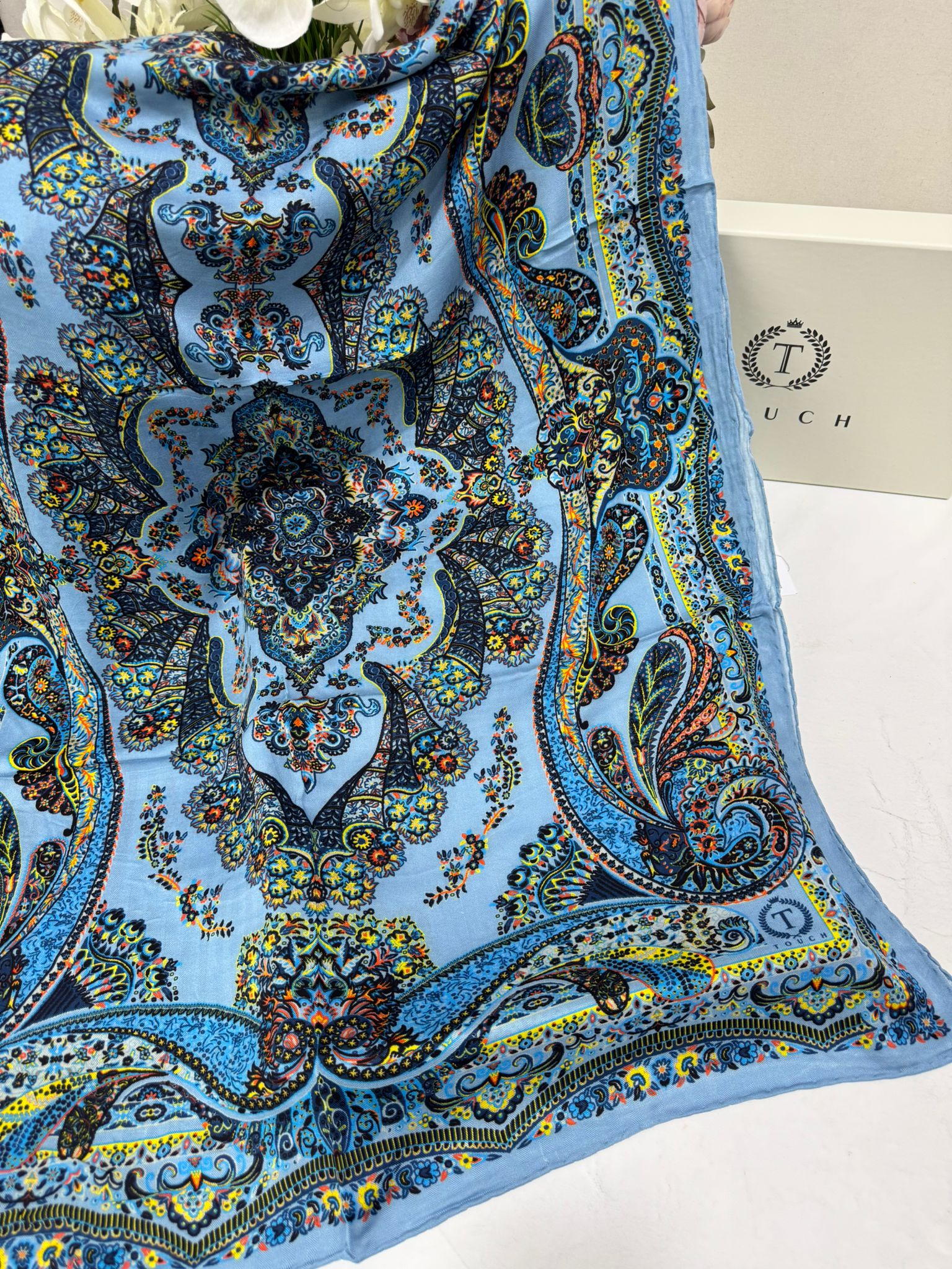 Touch İthal Etnik Desen Yün İpek Şal 34220 - Bebe Mavisi - Görsel 2