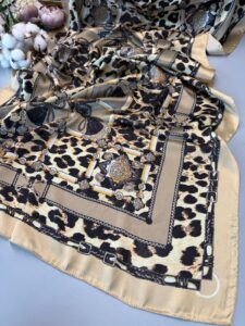 Hermes Leopar Çift Taradlı Vual İpek Şal 11143 - Kum Beji