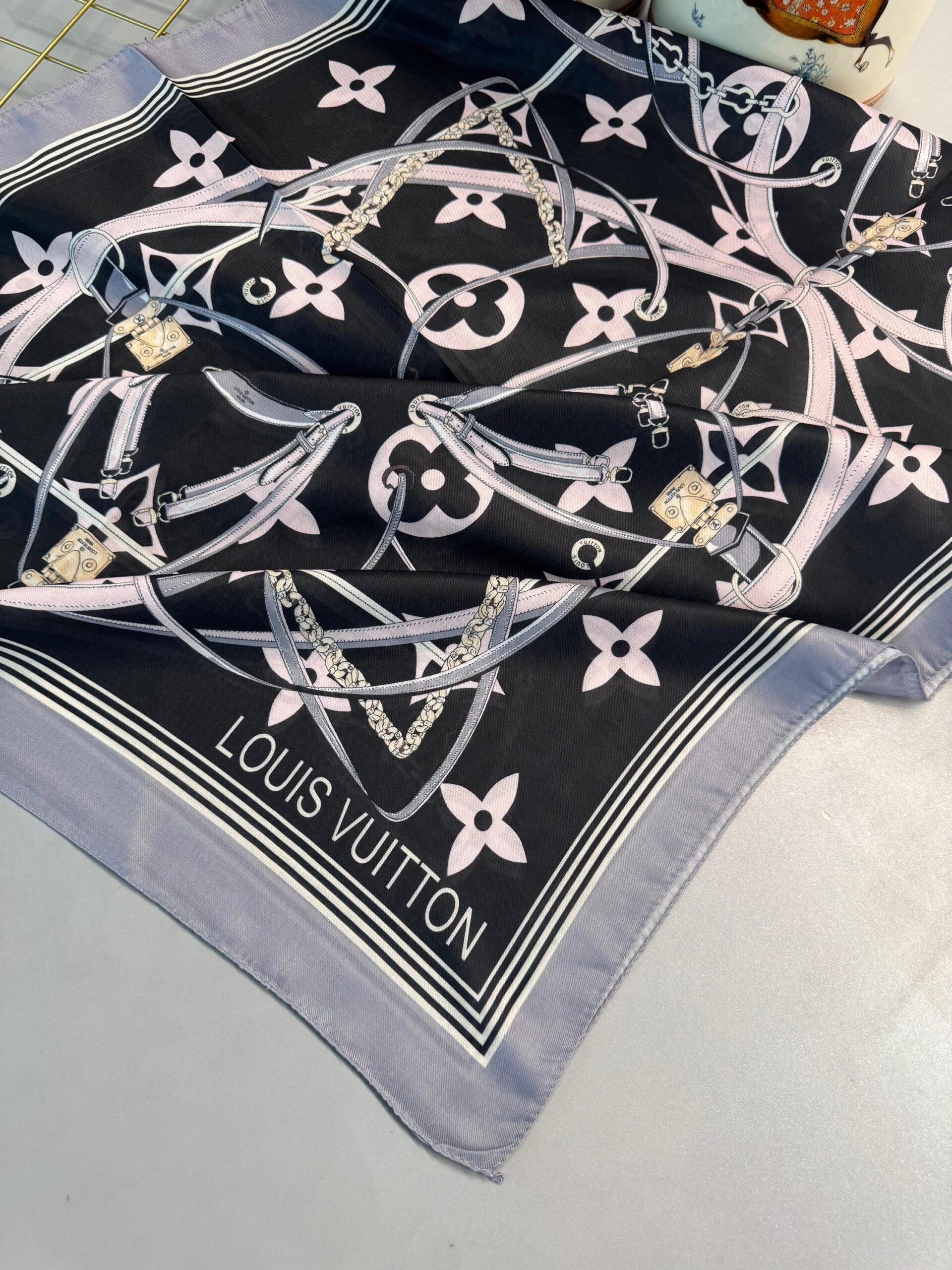 Lv Kemer Desen Pamuk Soft Şal 31230 - Siyah-Füme