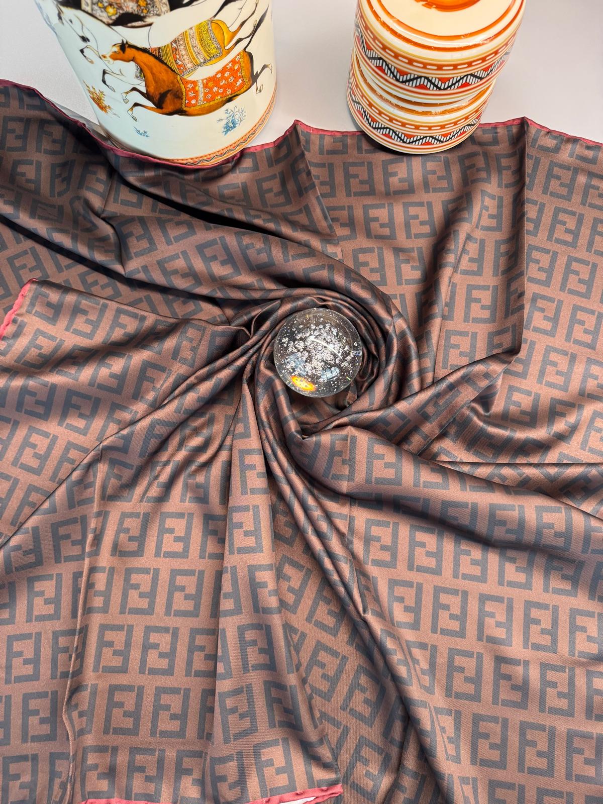 Fendi Kırmızı Biyeli Twil Eşarp