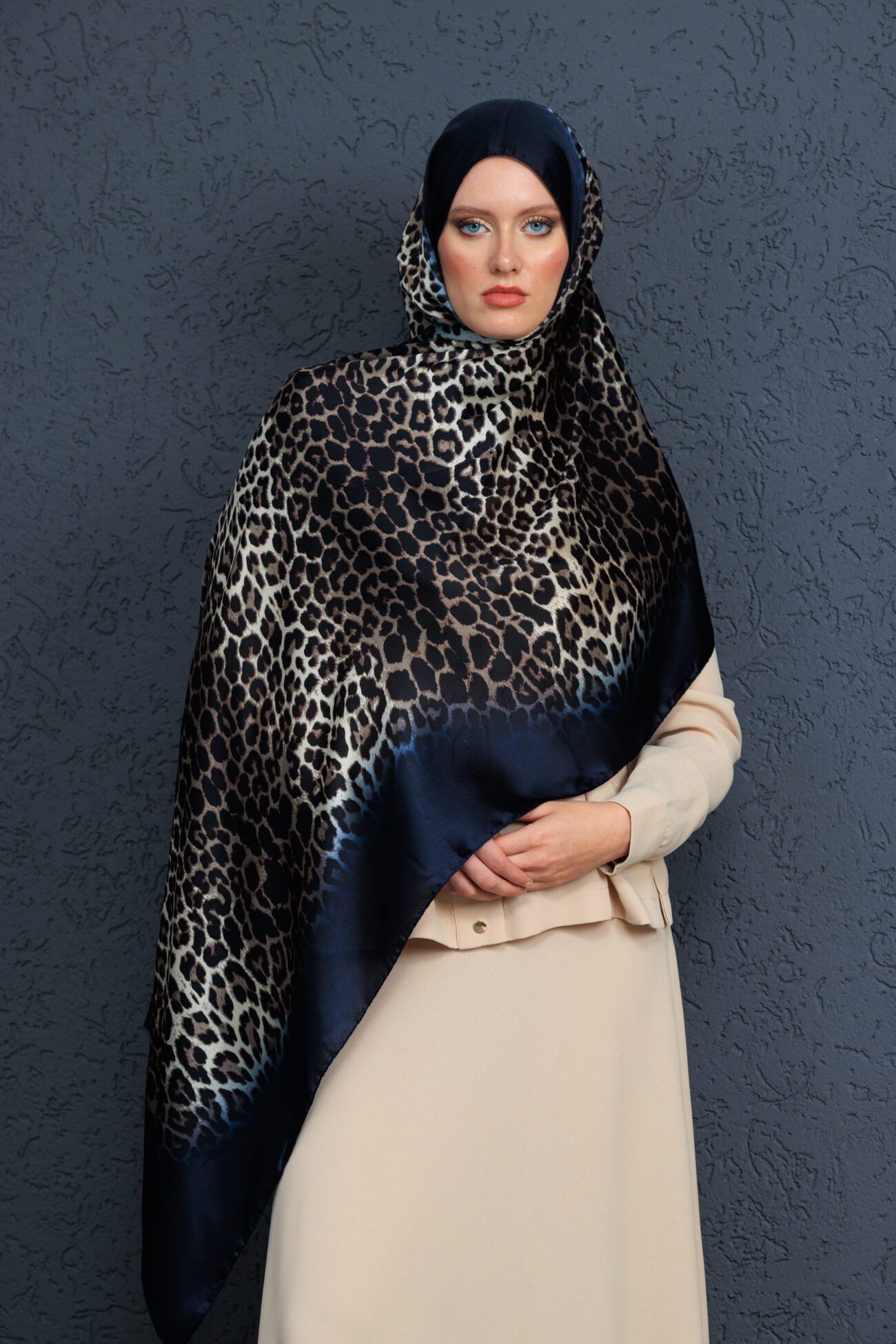 Touch İthal Leopar Vual İpek Şal - 998890 - Lacivert - Görsel 4