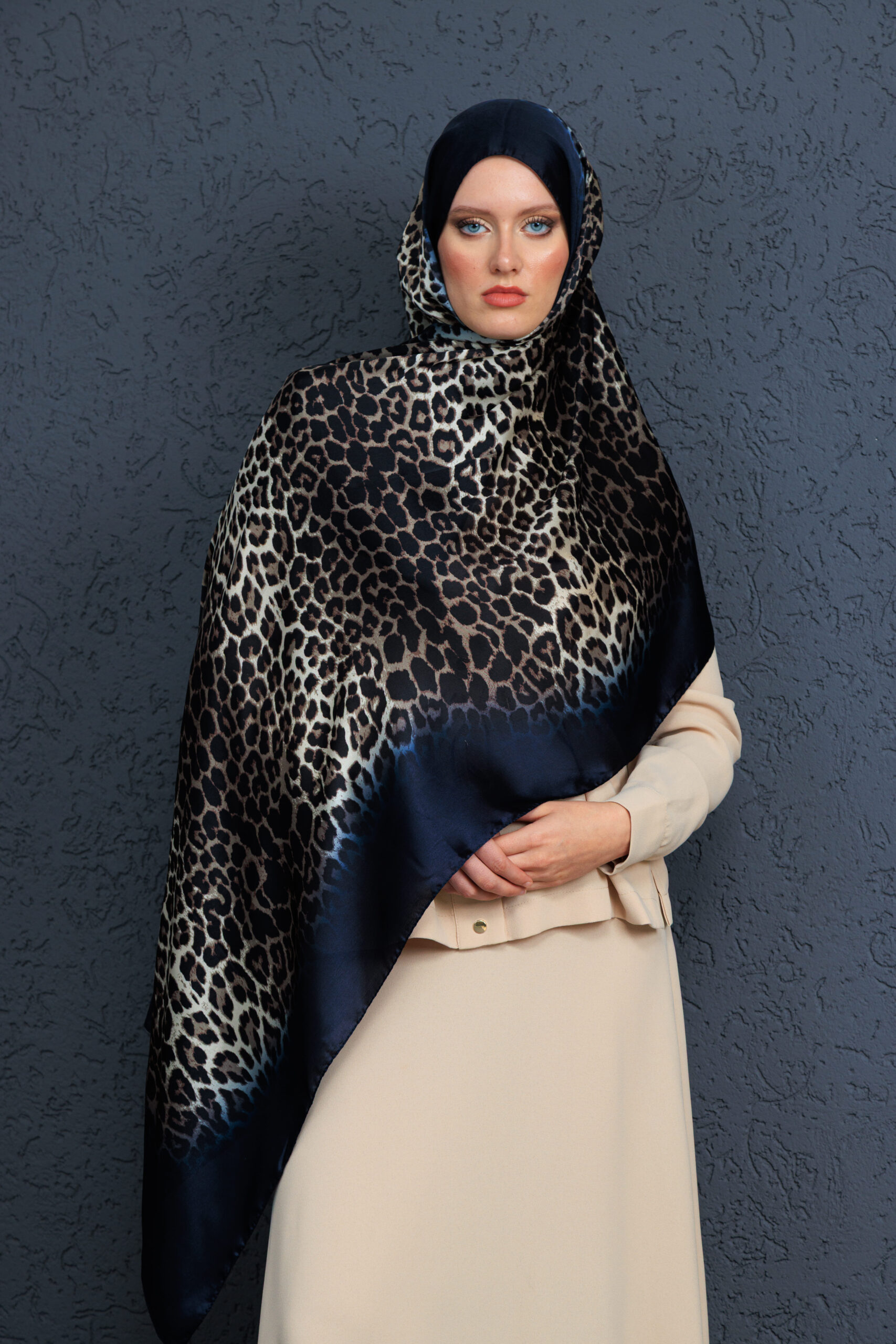 Touch İthal Leopar Vual İpek Şal - 998890 - Lacivert - Görsel 4