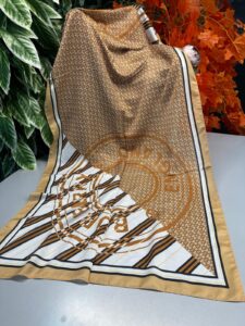 Burberry Monogram Pamuk Soft Şal 64303 - Cappucino - Görsel 2