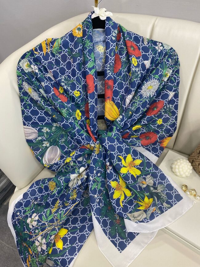 Gucci Çiçek Desen Pamuk Soft Şal 65355 - Lacivert/Beyaz