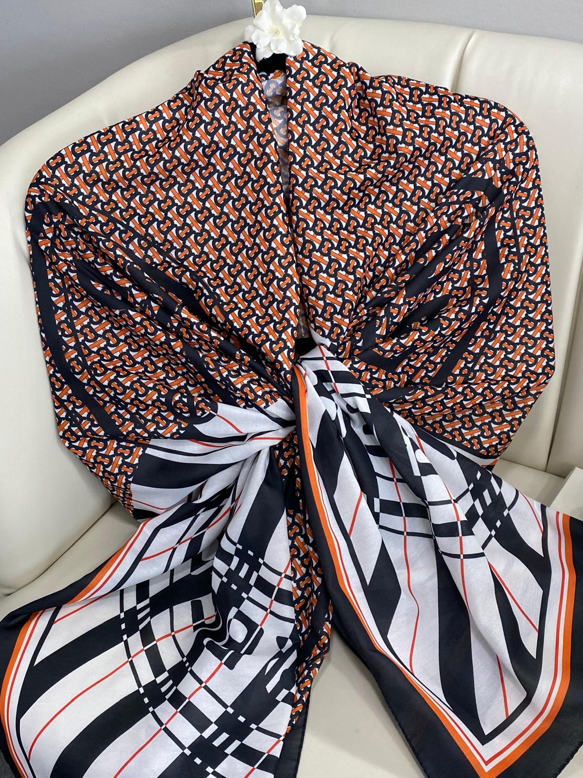 Burberry Monogram Pamuk Soft Şal 64303 - Siyah-Camel