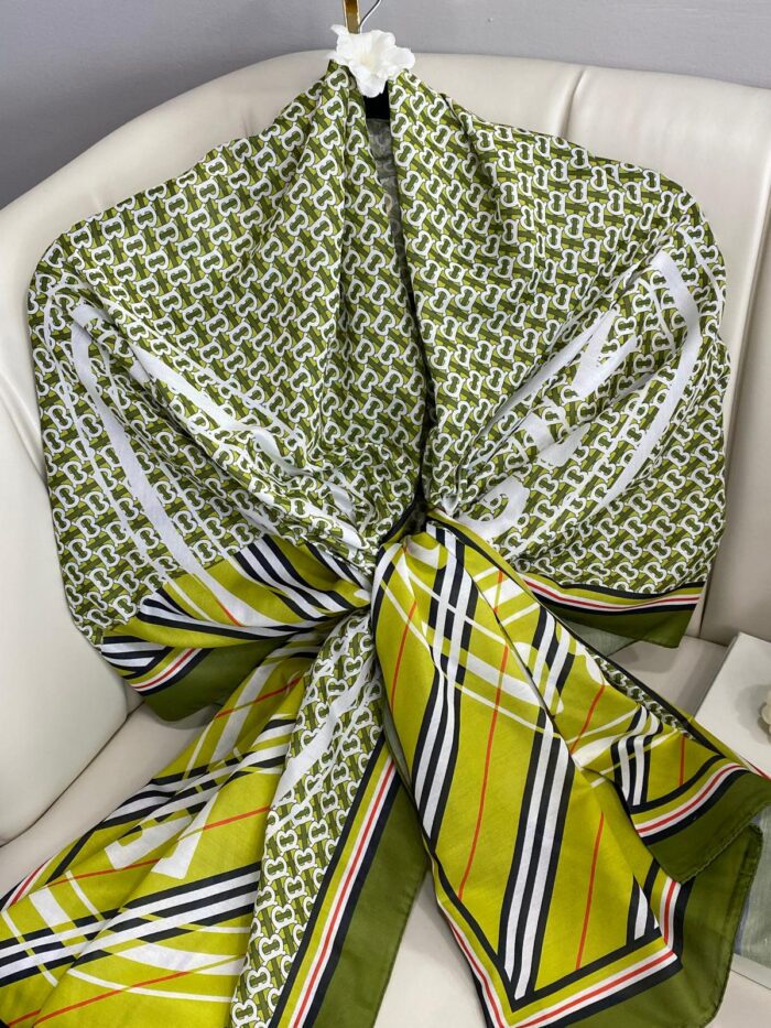 Burberry Monogram Pamuk Soft Şal 64303 - Yağ yeşili