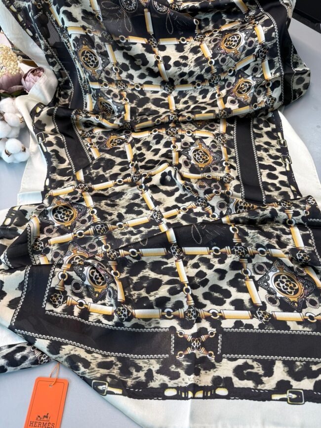 Hermes Leopar Çift Taradlı Vual İpek Şal 11143 - Latte