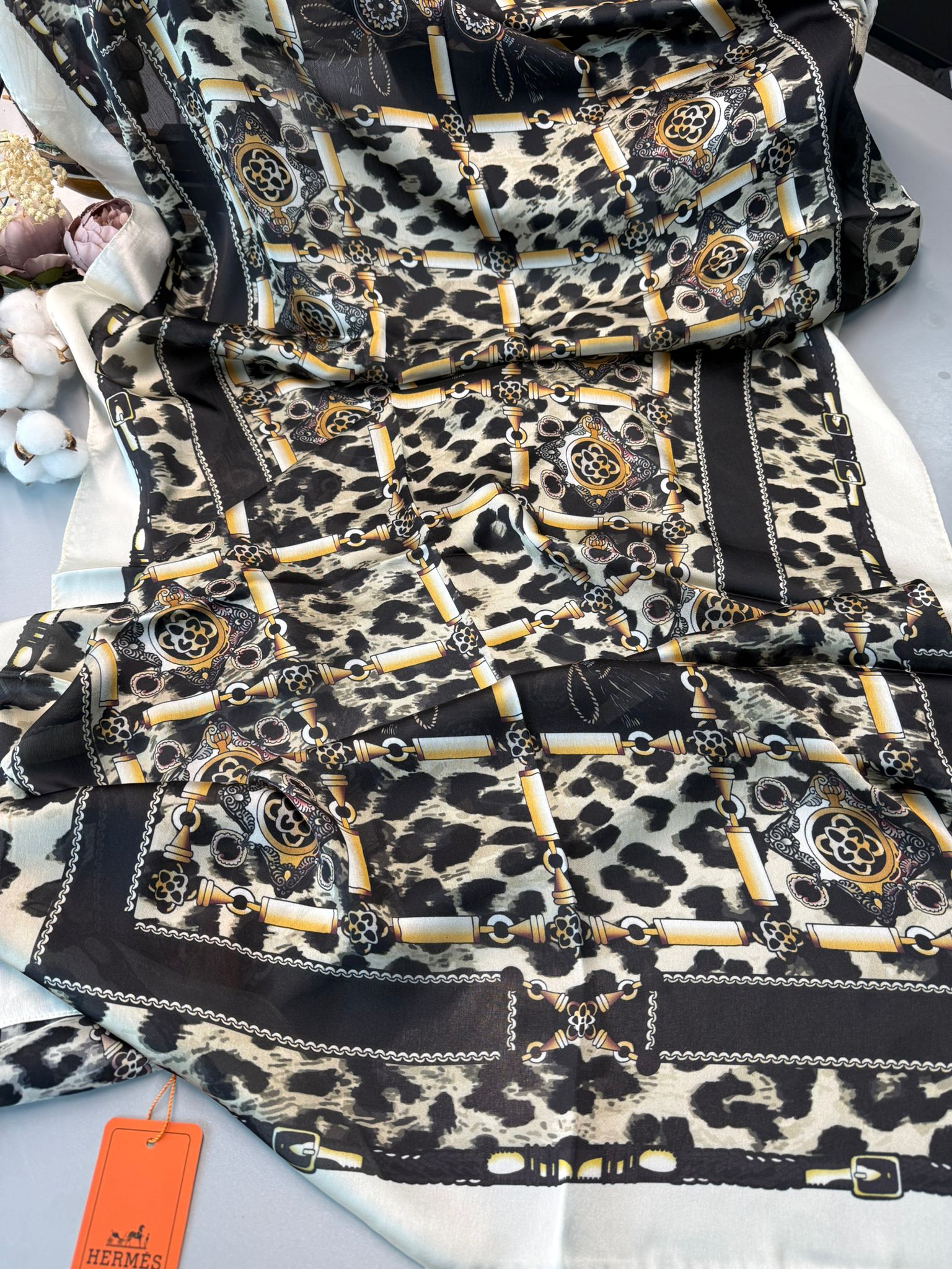 Hermes Leopar Çift Taradlı Vual İpek Şal 11143 - Latte