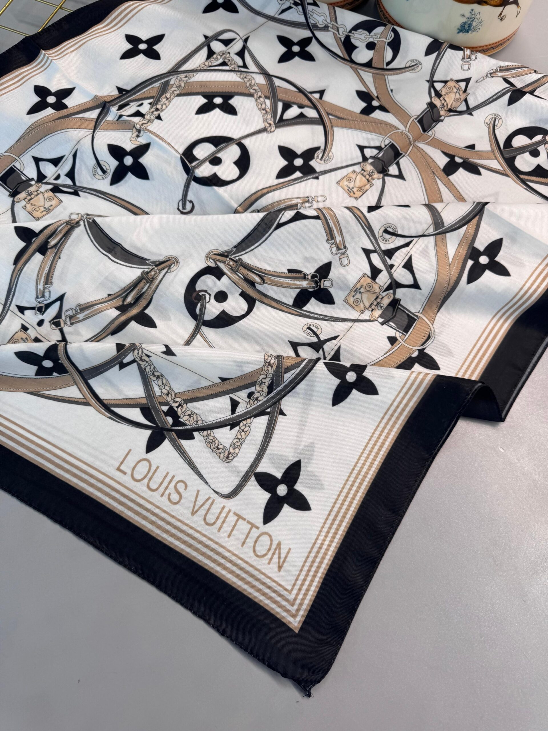 Lv Kemer Desen Pamuk Soft Şal 31230 - Beyaz