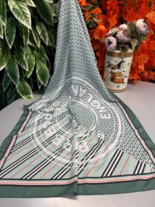 Burberry Monogram Pamuk Soft Şal 64303 - Nil-Yeşili - Görsel 3