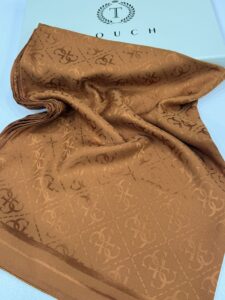Guess Desen İpeksi Jakar Şal-75896-çikolata