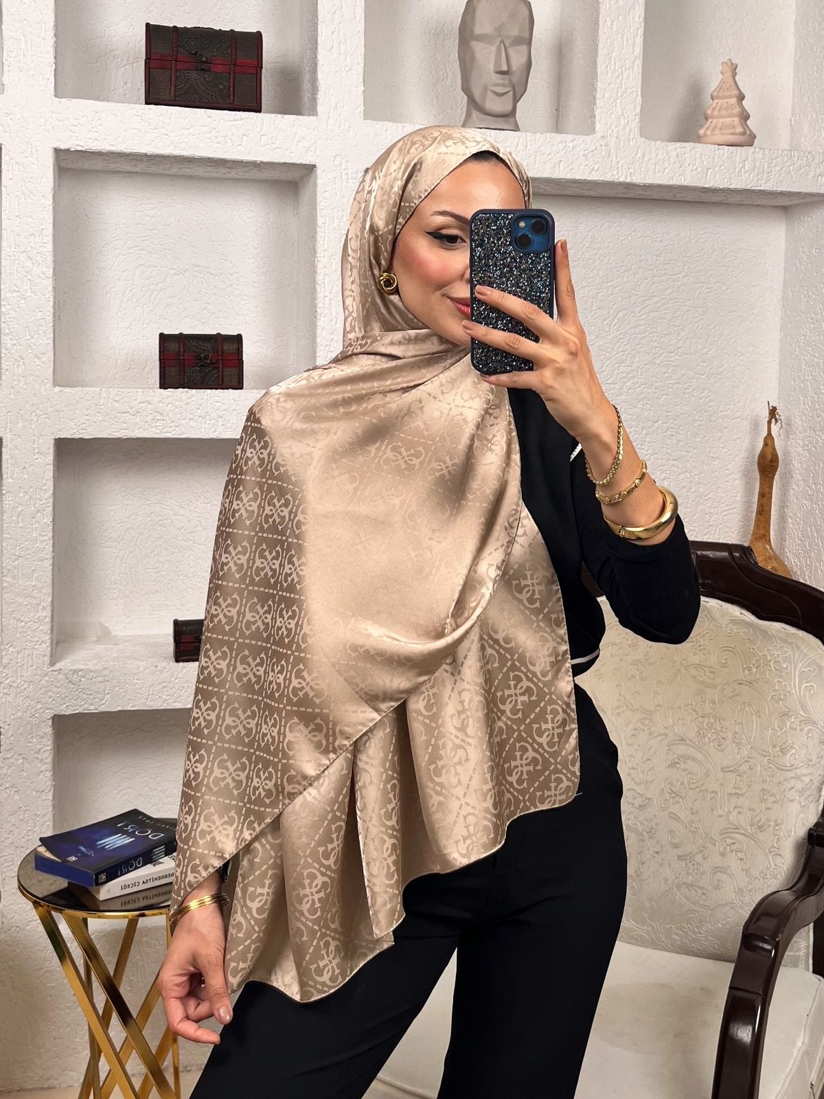 Guess Desen İpeksi Jakar Şal-75896- Açık Vizon