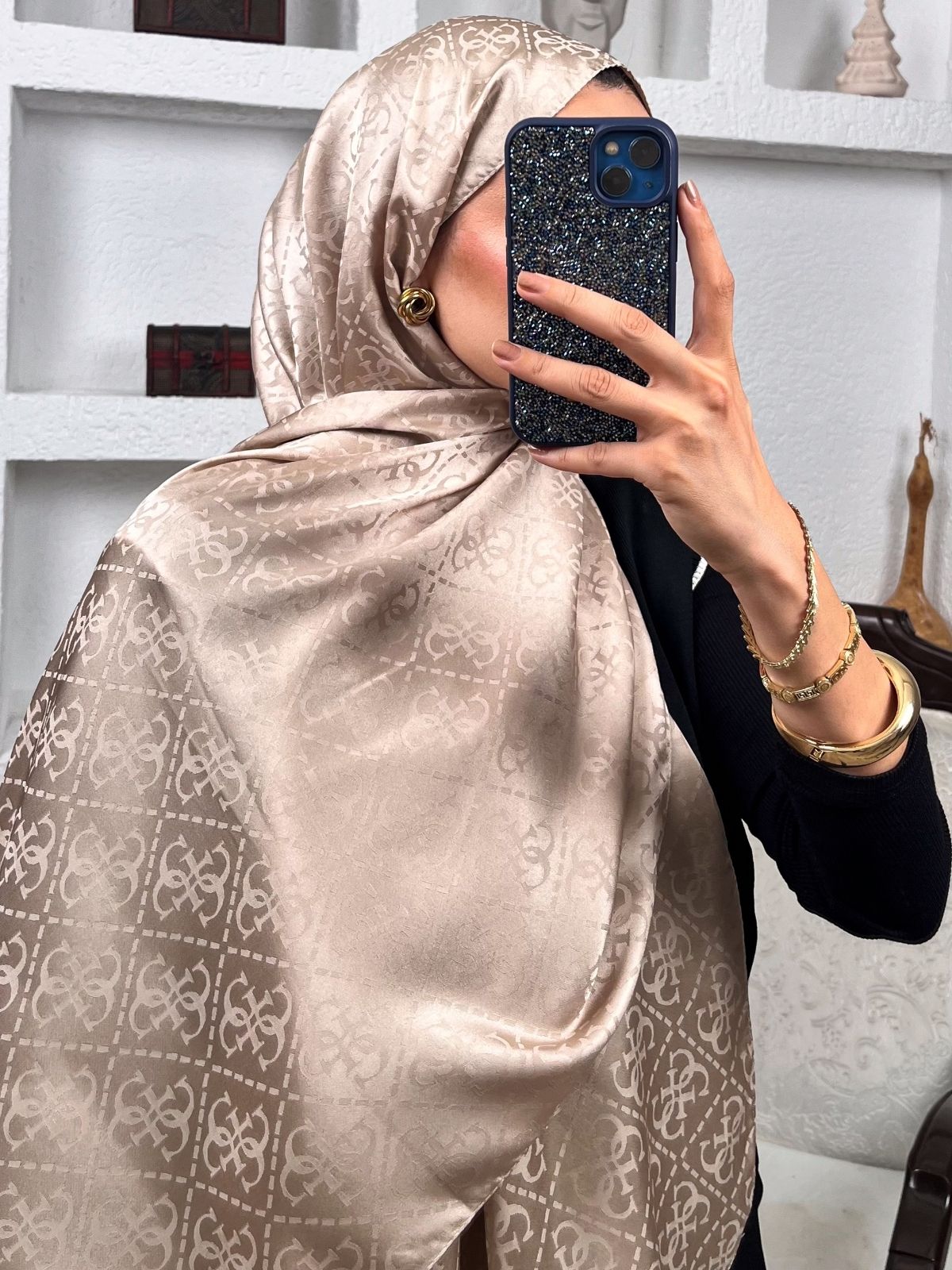 Guess Desen İpeksi Jakar Şal-75896- Açık Vizon - Görsel 2