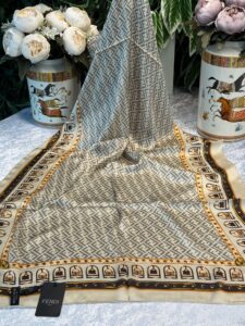 Fendi Çift Taraflı Vual İpek Şal 11143- Gold