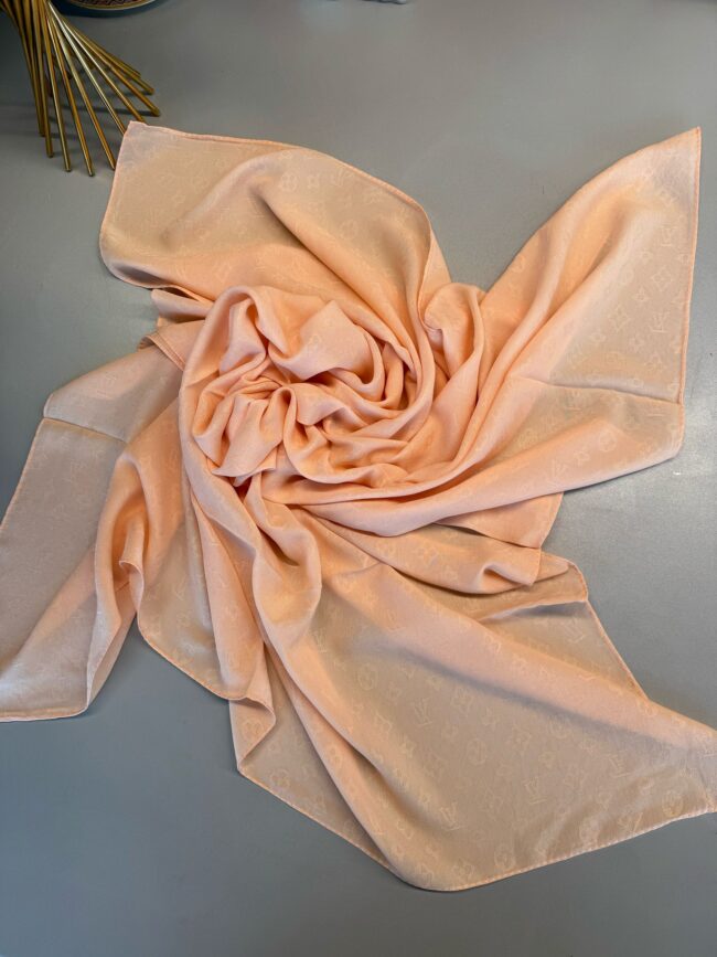 LV Kraş Krep Jakar Eşarp- Pudra Pembesi