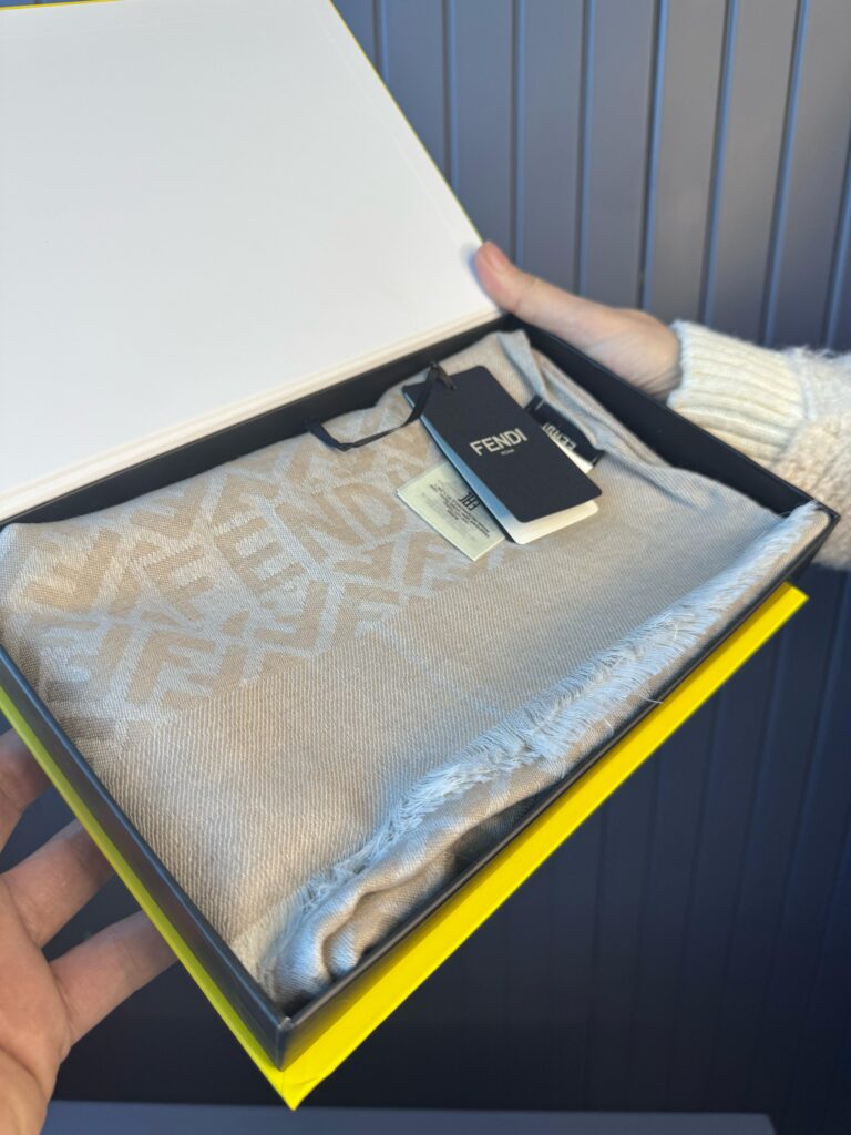 İTHAL KUTULU FULL SET A KALİTE F DESEN YÜN İPEK ŞAL- KREM