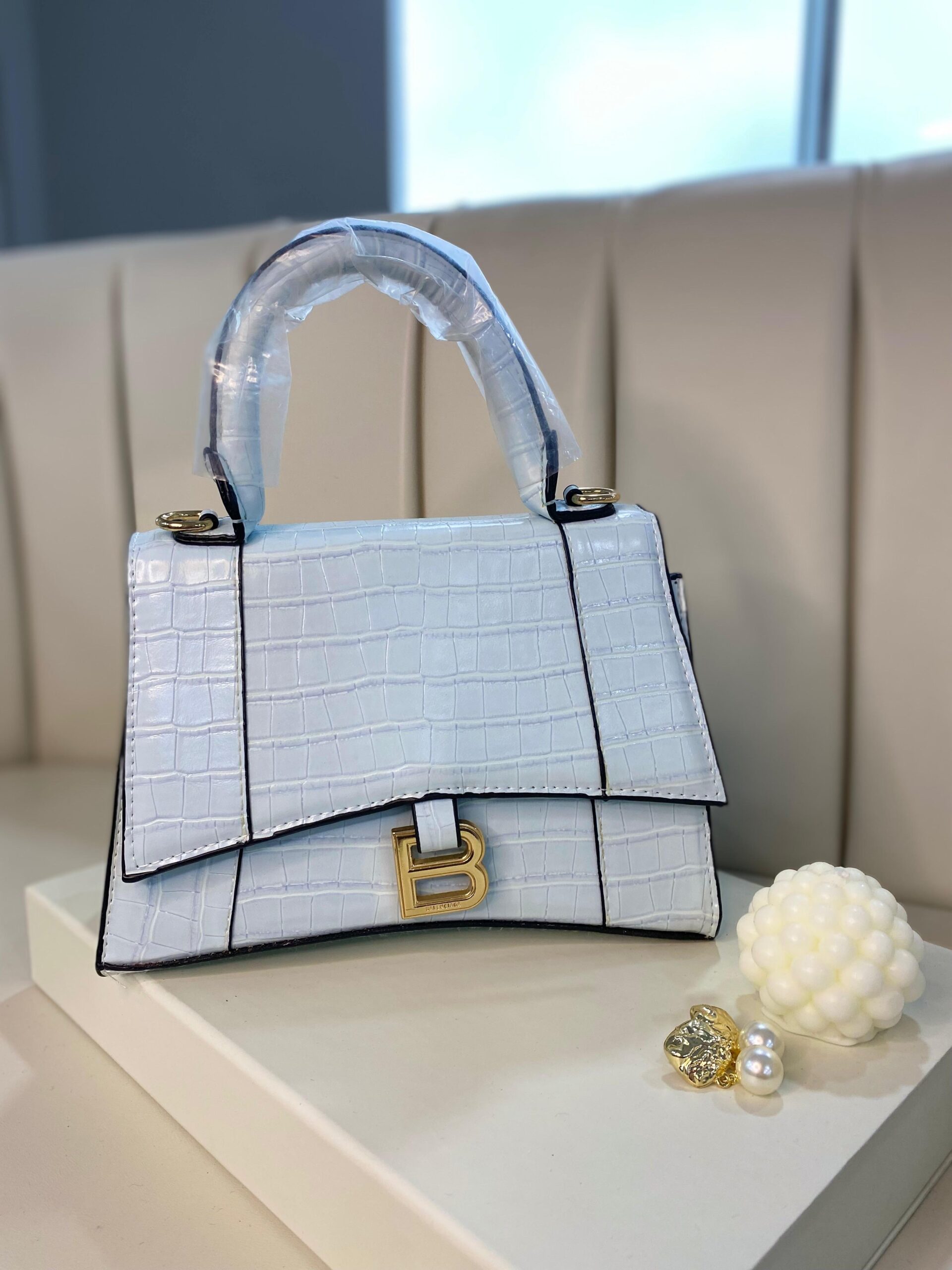 BALENCİAGA İTHAL ÇANTA 26-980125