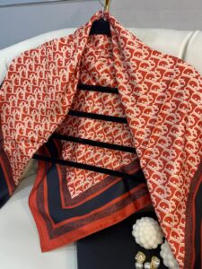 Dior Marka Eşarp - Nar Çiçeği