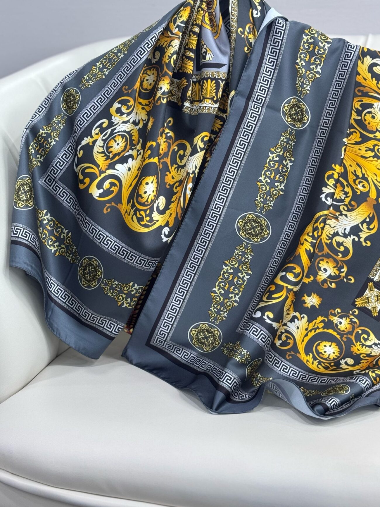 VERSACE VUAL İPEK ŞAL - 344456- Füme