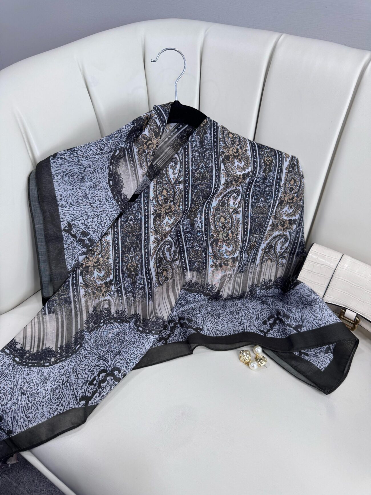 Retro Desen Pamuk İpeksi Eşarp -125698- Füme Siyahı