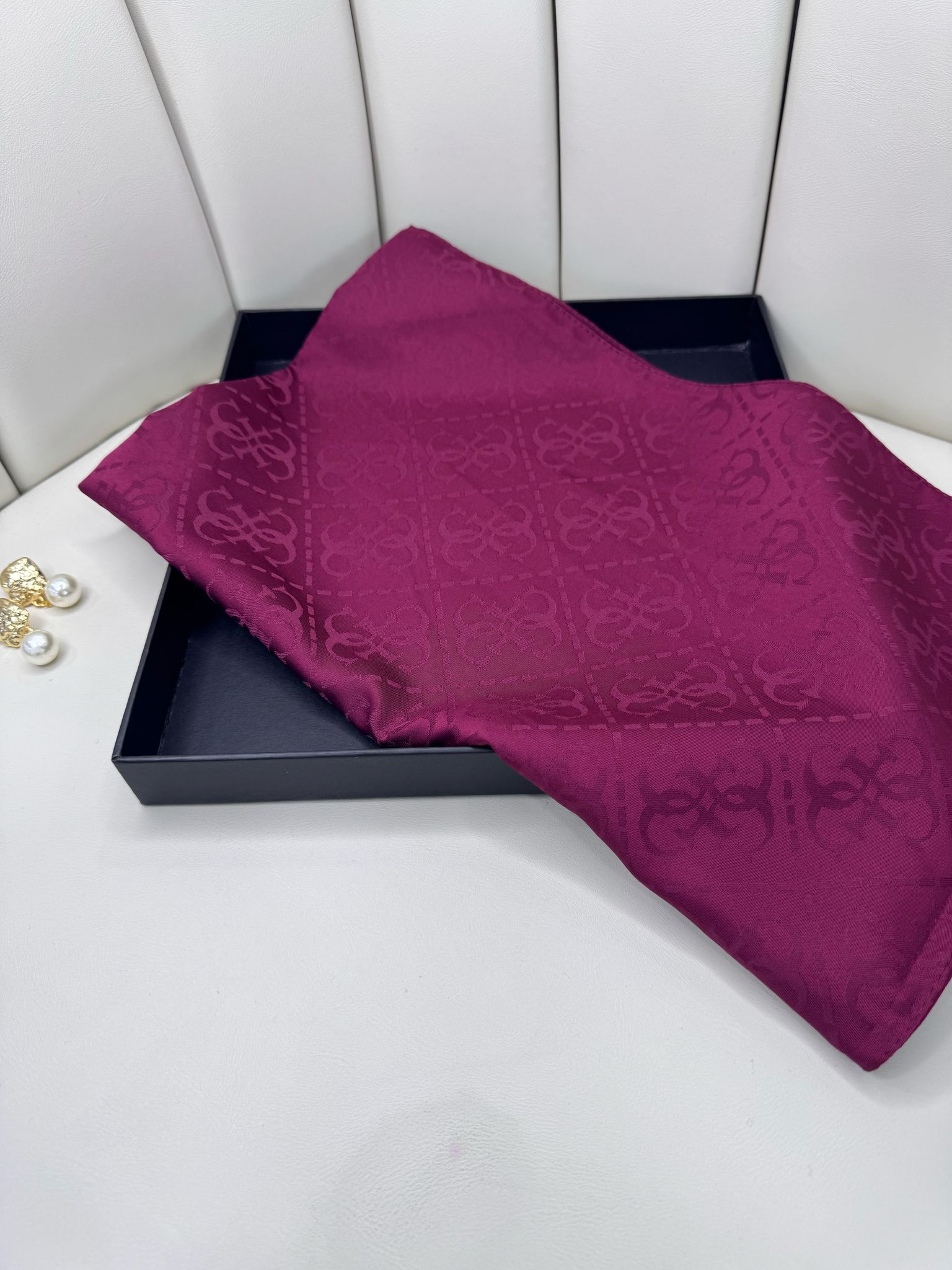 Guess Desen İpeksi Jakar Şal-75896- Vişne