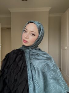 Guess Desen İpeksi Jakar Şal-75896- petrol