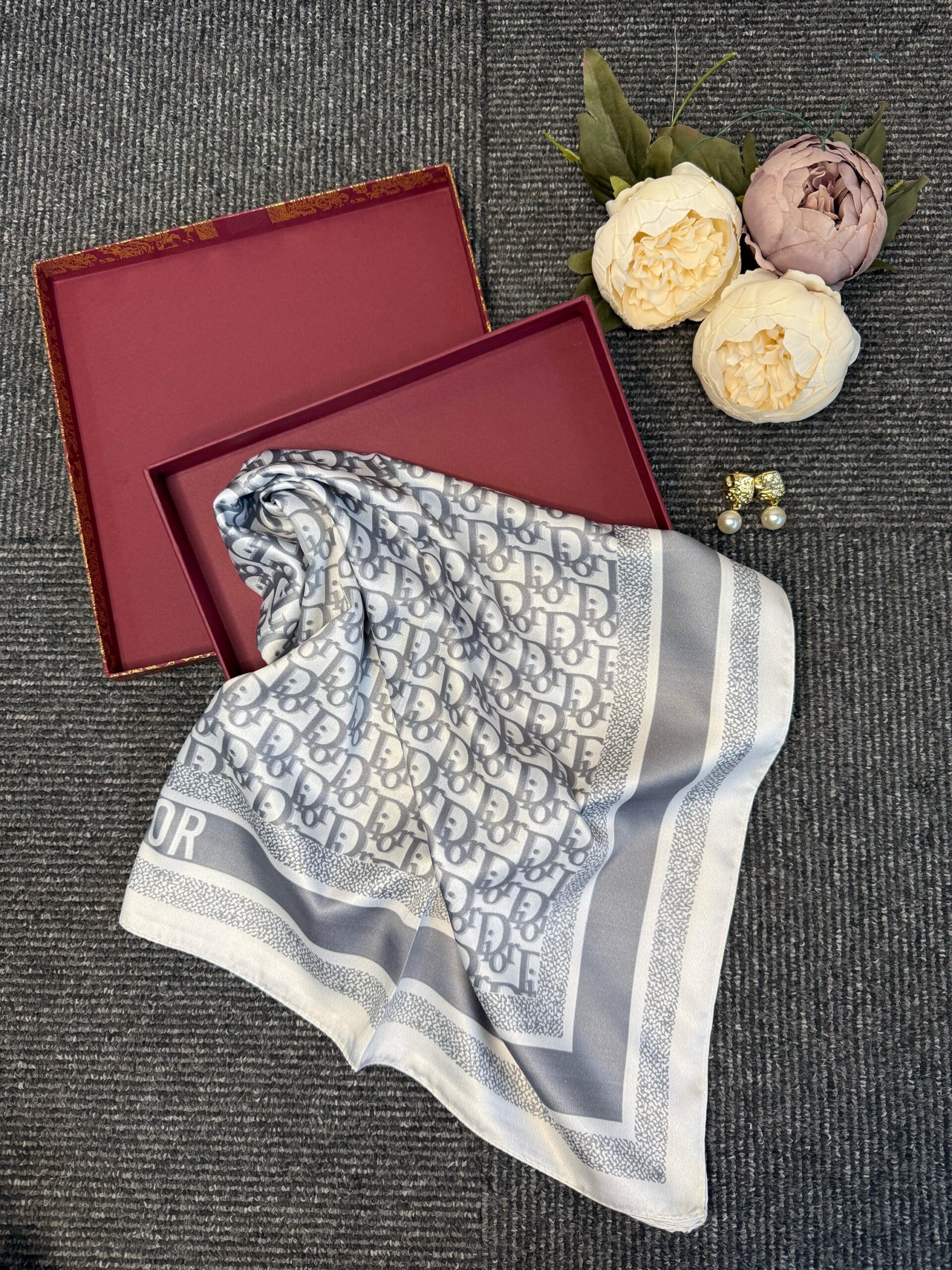 Dior Marka Eşarp - Gri