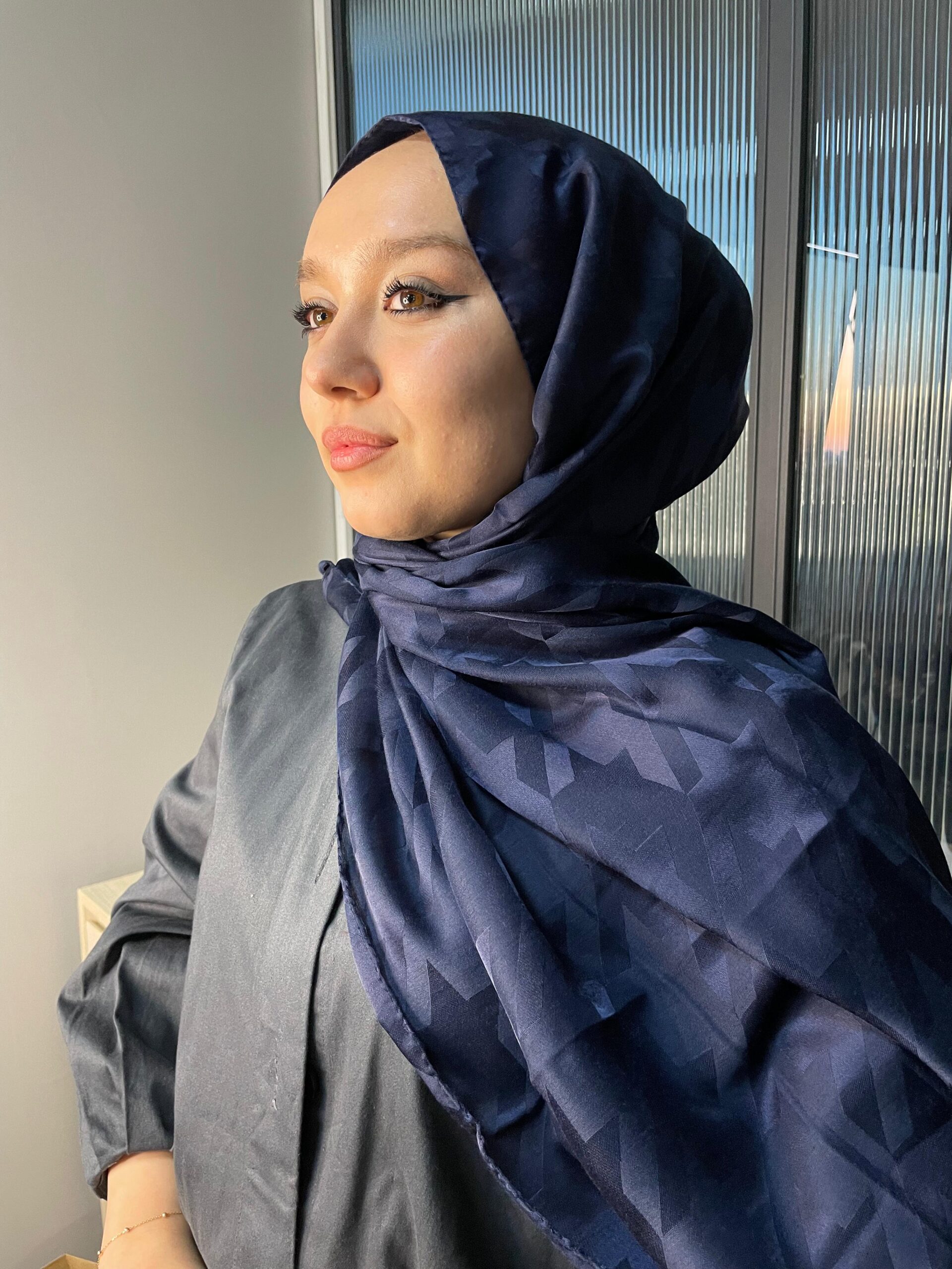 Kabartma Desenli Kazayağı İpeksi Jakar Şal - 52320 - Parlament Mavisi