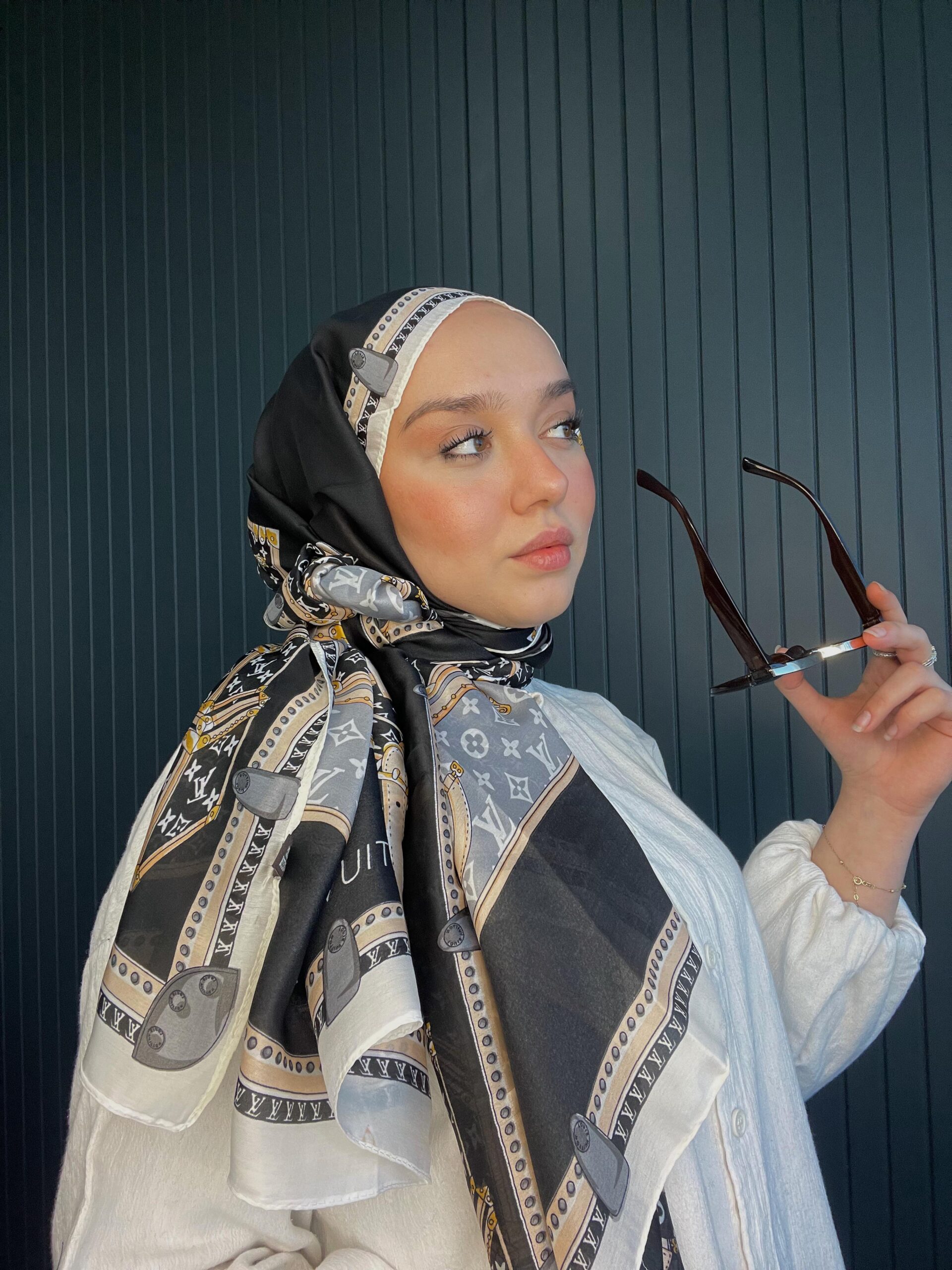 İthal LV Vual %100 İpek Şal - 122300 - Siyah