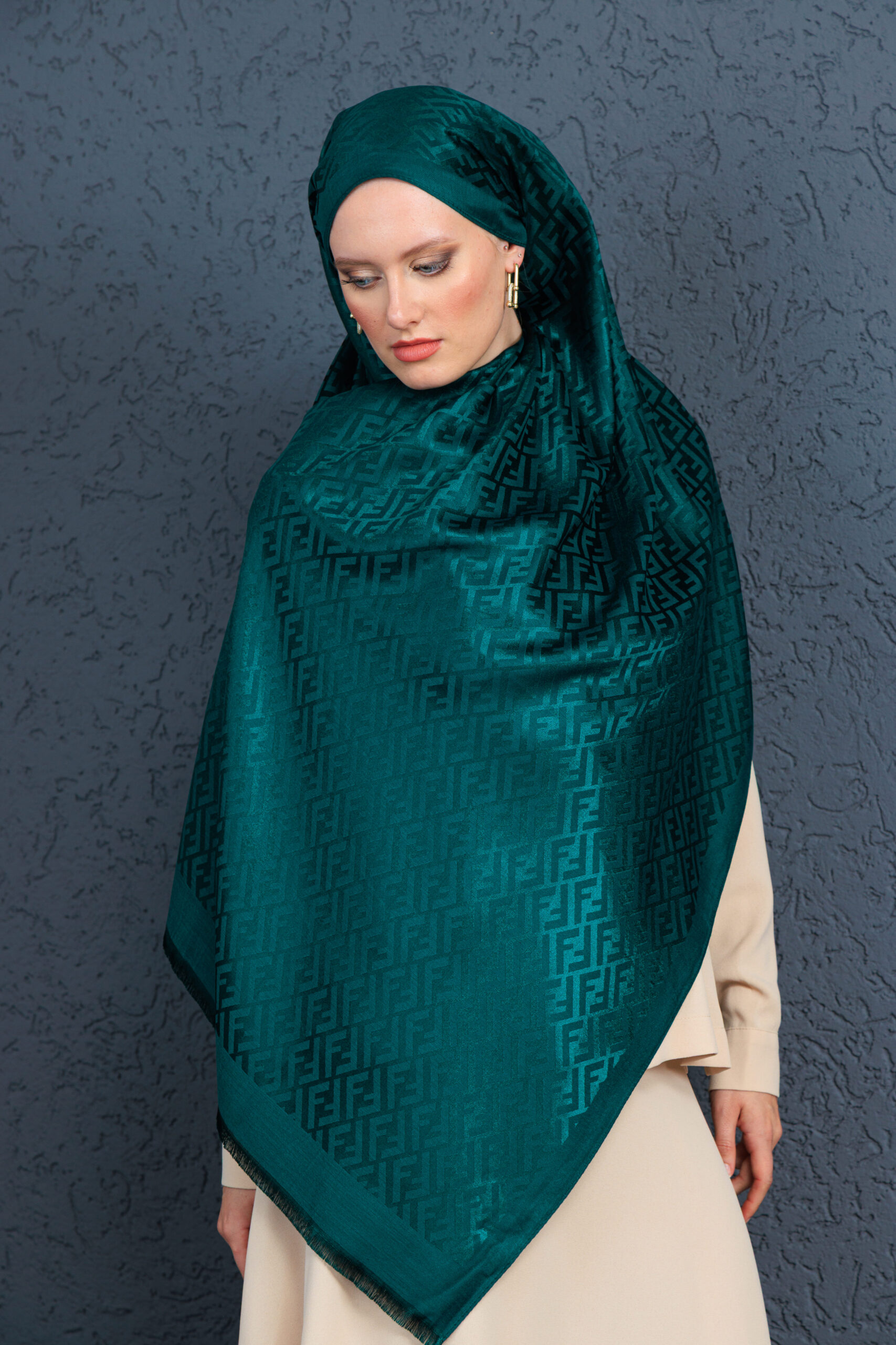 Fendi  İthal Yün  İpek Şal Tam Set Kutulu Sertifikalı-Zümrüt - Görsel 4